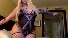 Big Butt Tattooed Blonde Nice Girl in WebCam