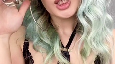 Amateur Webcam Cute Teen Plays Solo with Big Dildo