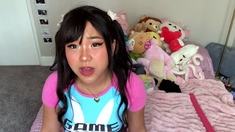 Amateur Webcam Cute Teen Plays Solo with Big