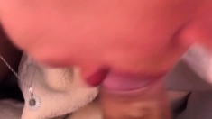 Amateur girlfriend handjob and blowjob with facial