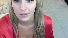 amateur blonde solo webcam