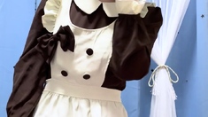 【メイドノーパン逆さ撮り】剛毛陰唇丸見え